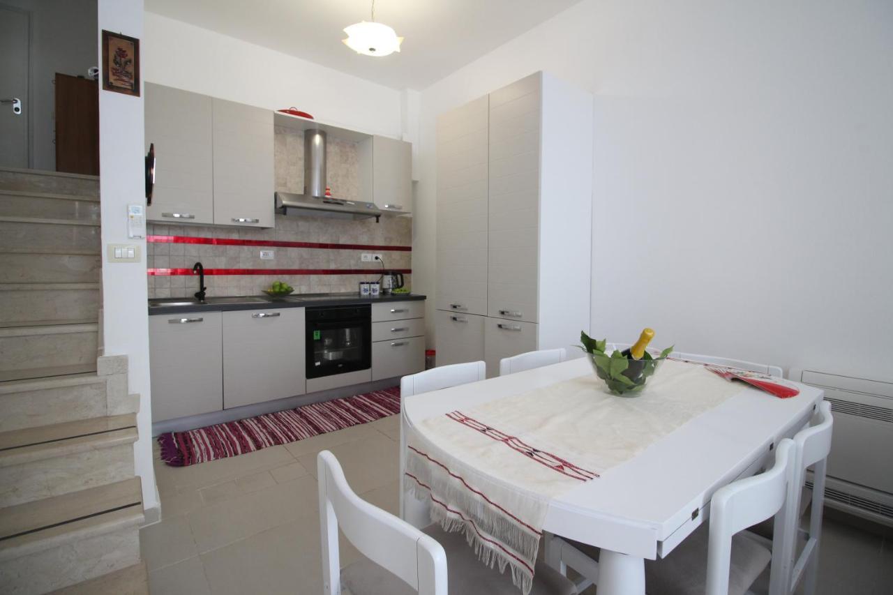 The Bay Apartments Sarandë Exteriör bild